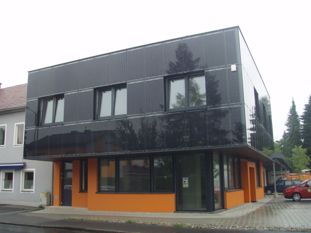 AuenansichtFassadenintegrierte PV03