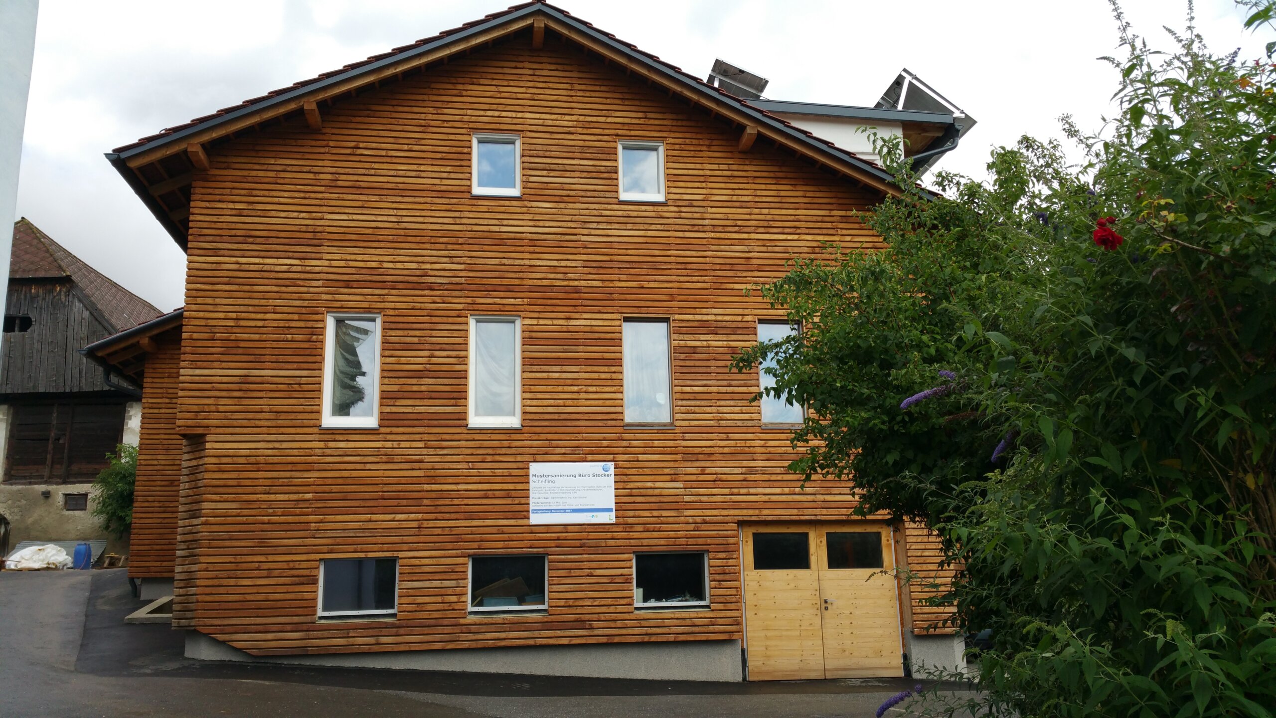 Bro Stocker Sd West mit Bautafel scaled